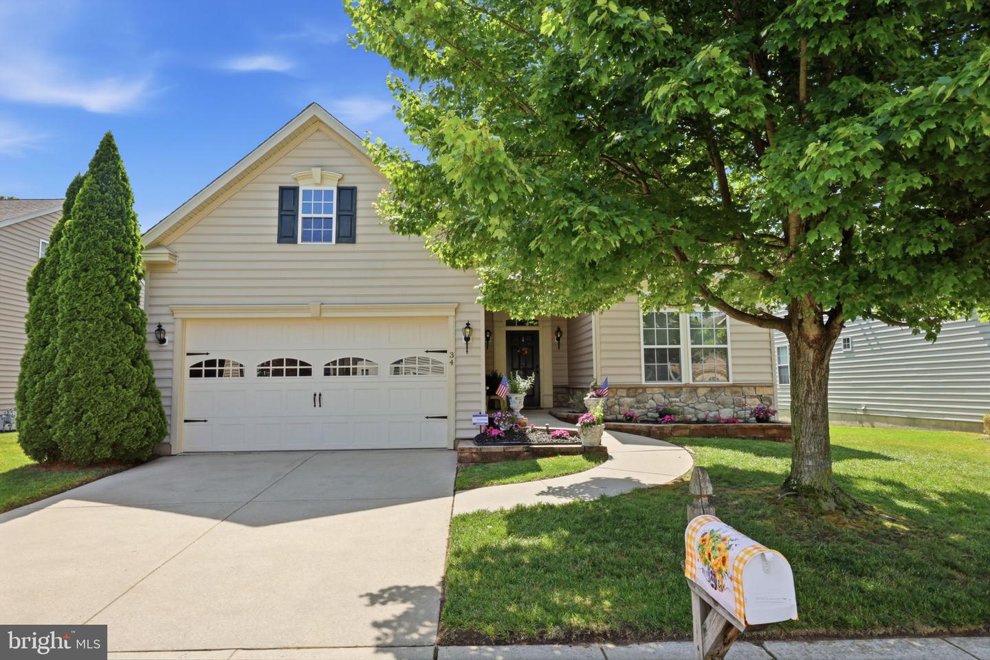 34 Virginia Dr Property Photo 1