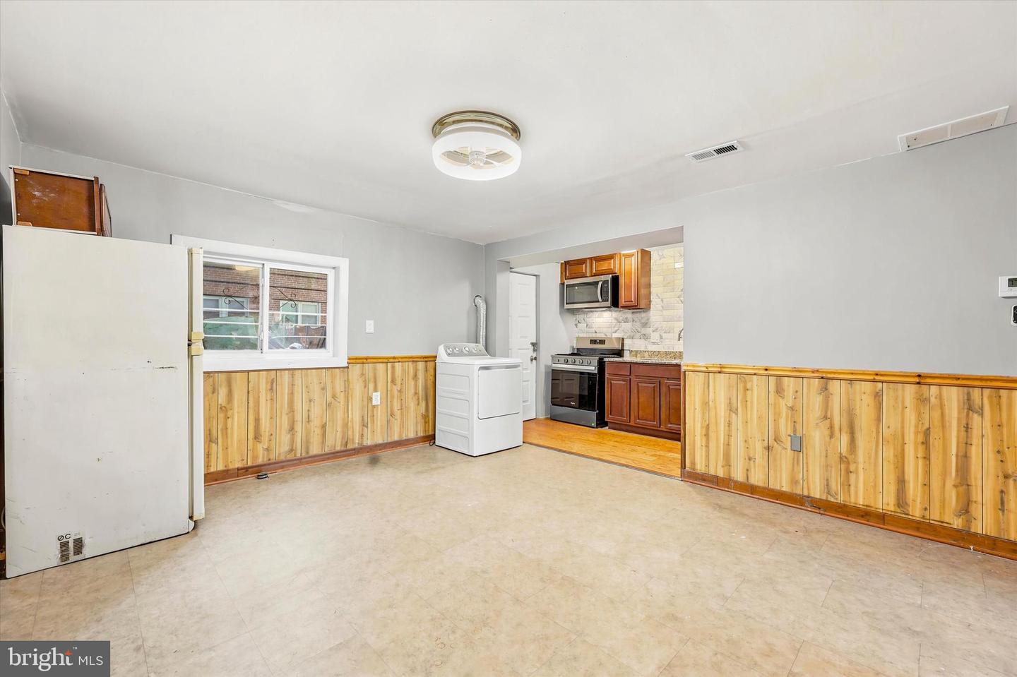 2424 Arnold St Property Photo 6