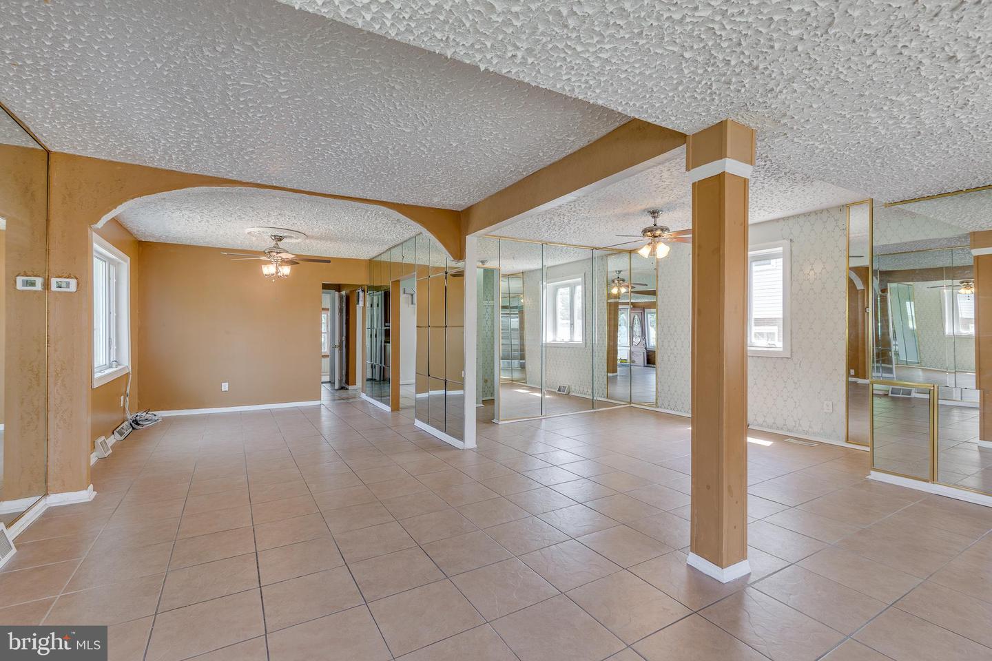 3320 Gladwyn Ave Property Photo 5