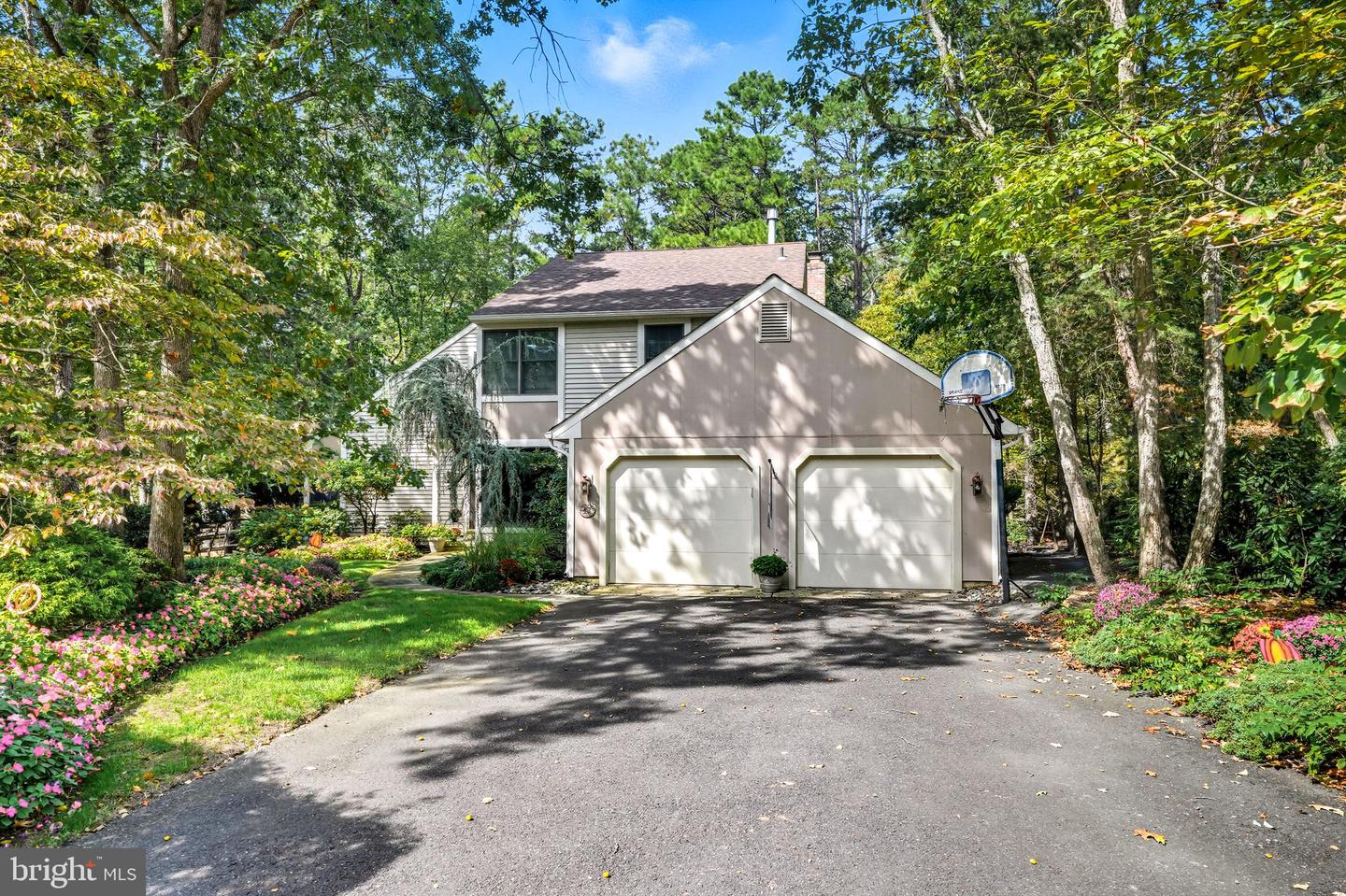 47 Tenby Chase Dr Property Photo 1