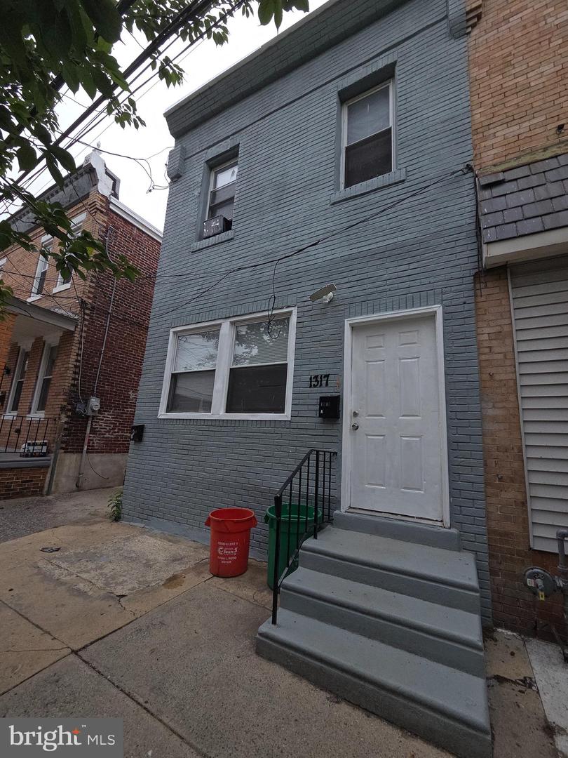 1317 S 10TH ST Property Photo 1