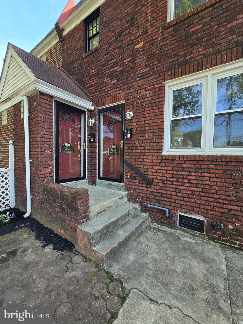 367 Marlton Ave Property Photo 3