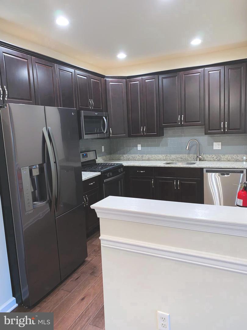 4743 Champions Run Property Photo 12