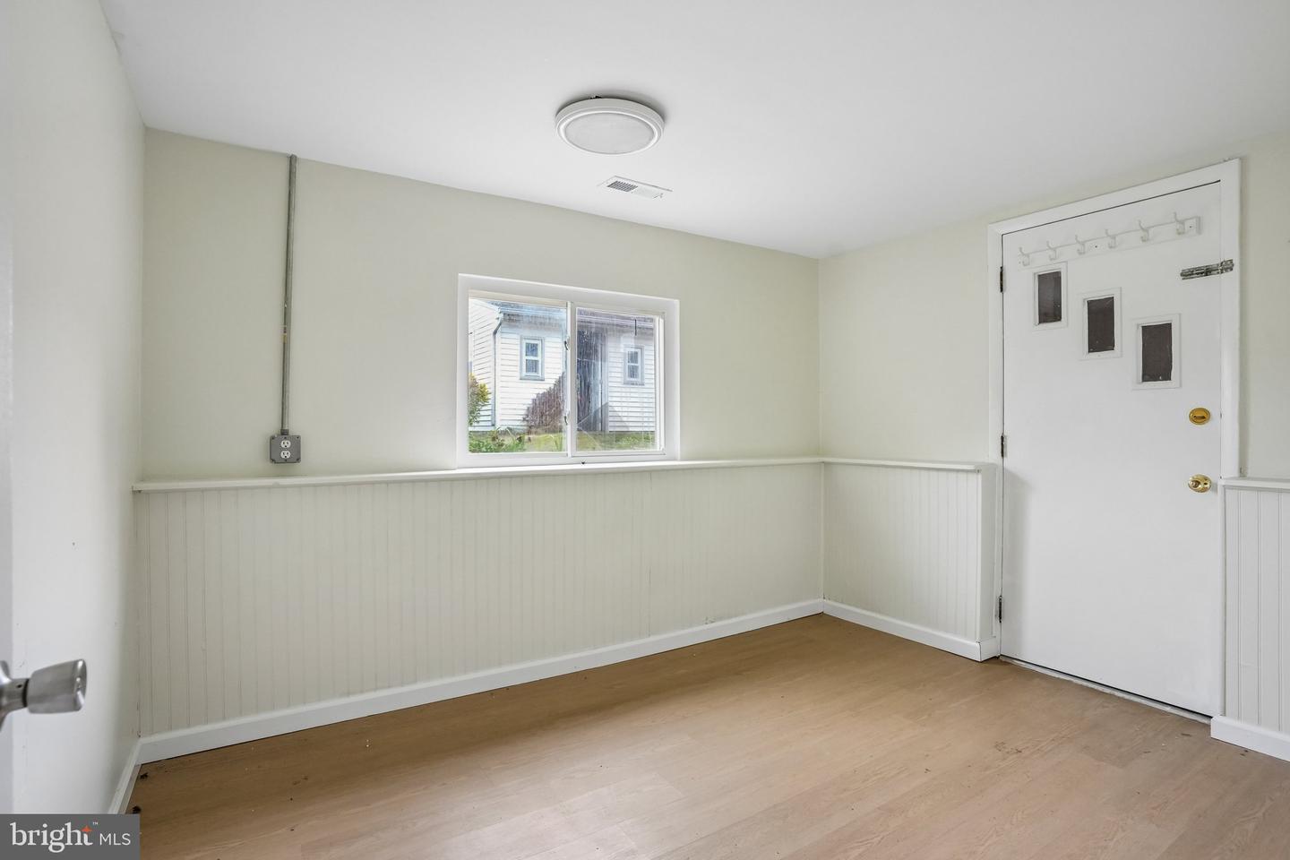 50 E Maple Ave Property Photo 12