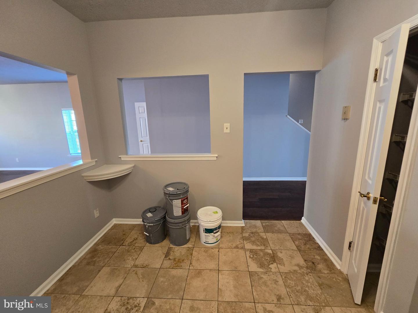 6163 Main St Property Photo 13