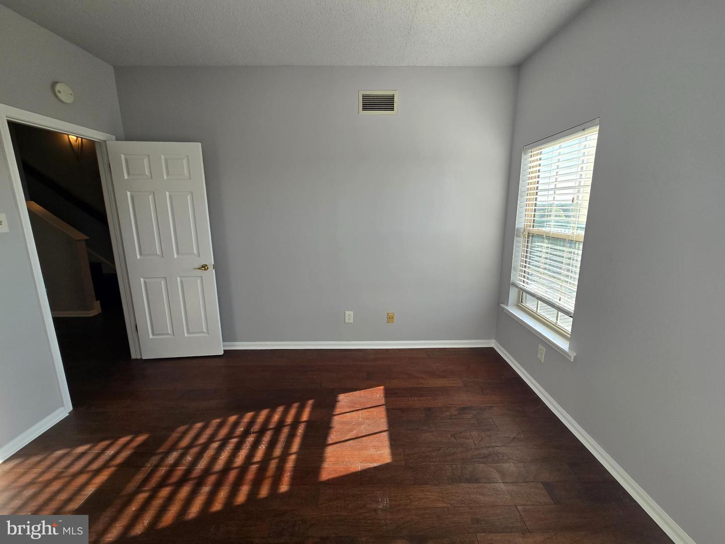 6163 Main St Property Photo 20