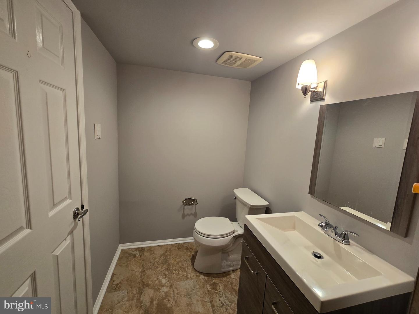 6163 Main St Property Photo 25