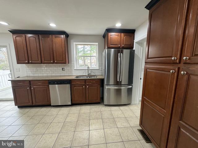 8 Cooper Ave Property Photo 12