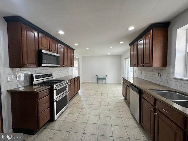 8 Cooper Ave Property Photo 13