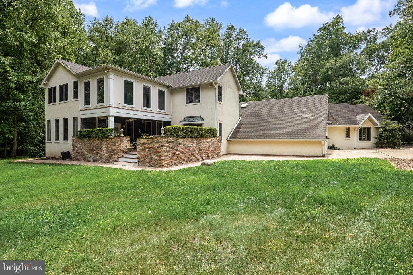 14 E Riding Dr Property Photo 62