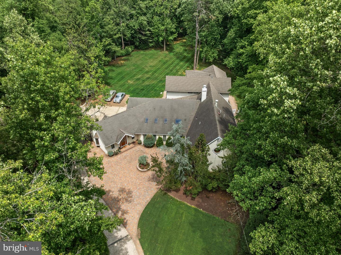 14 E Riding Dr Property Photo 74