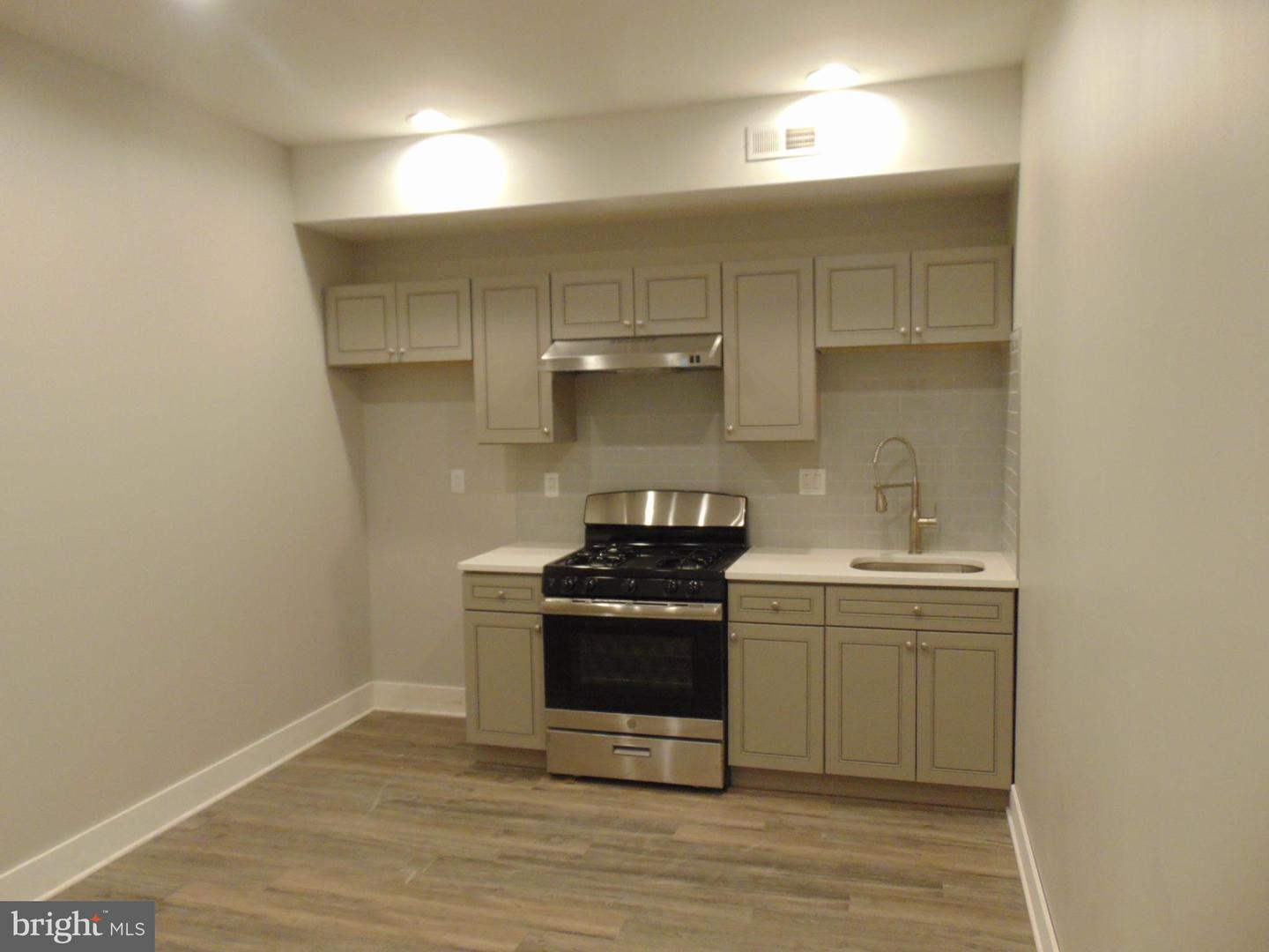 219 Market St Property Photo 5