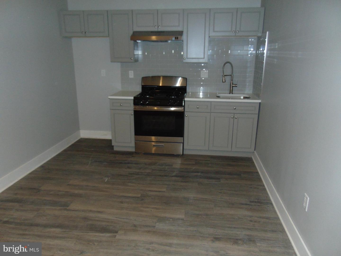 219 Market St Property Photo 23