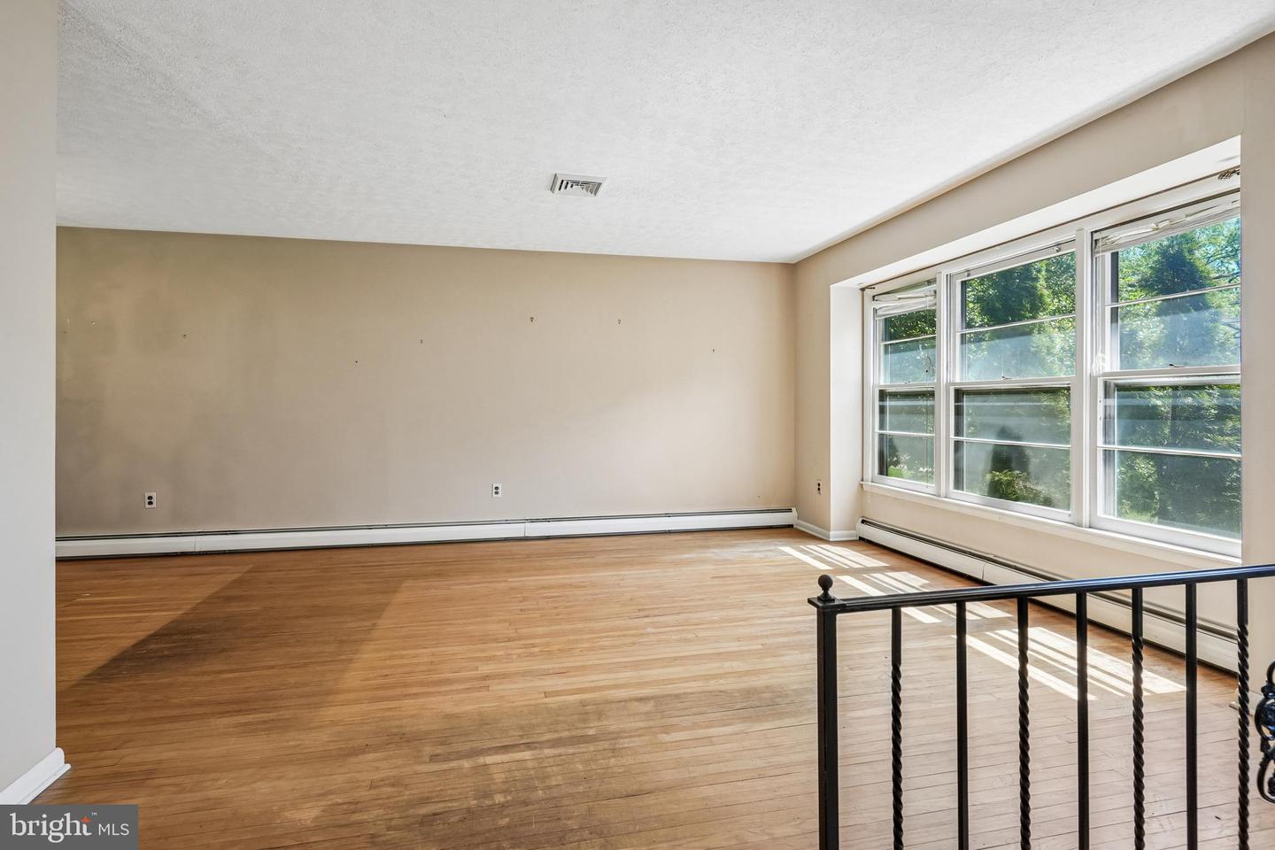 1212 Hollis Ave Property Photo 4