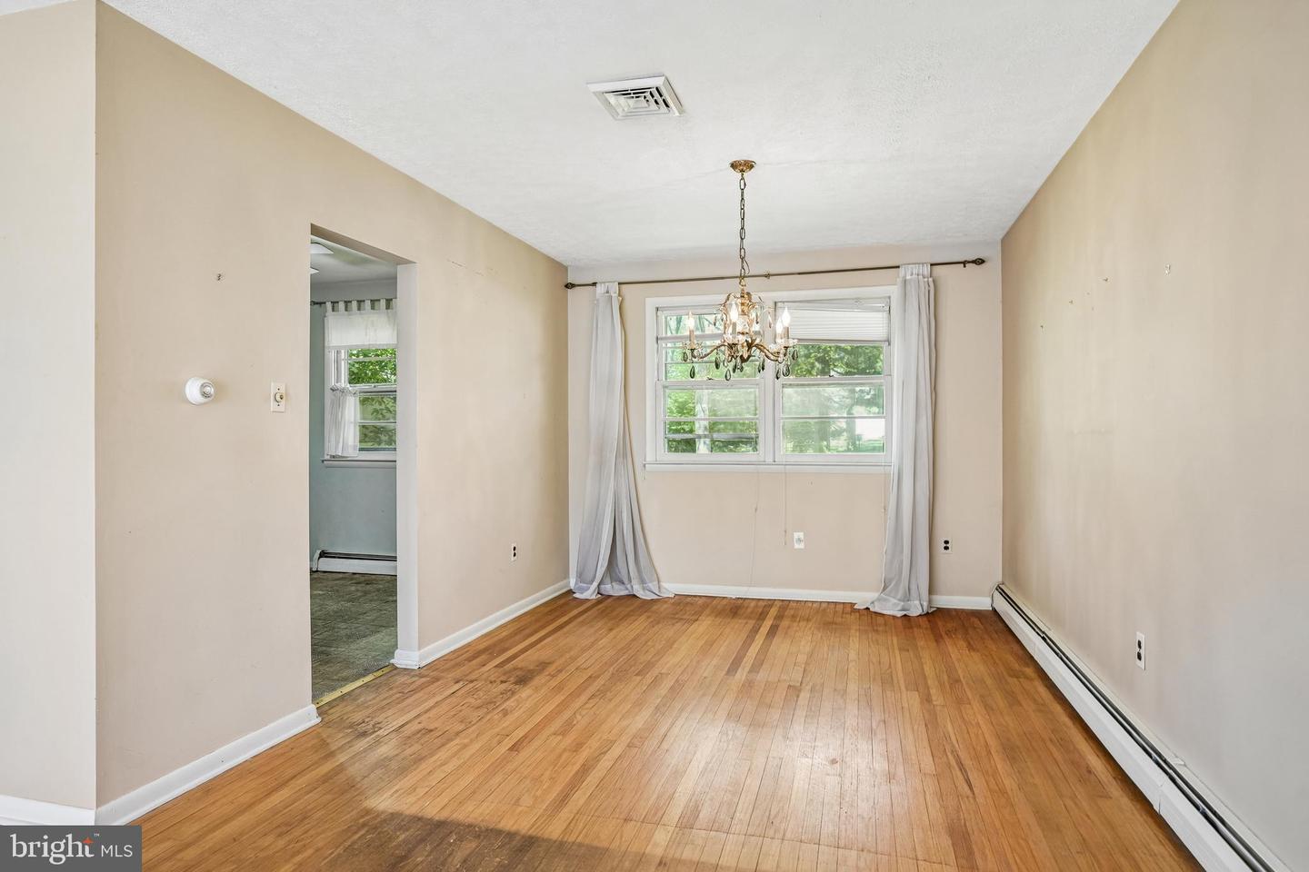 1212 Hollis Ave Property Photo 6