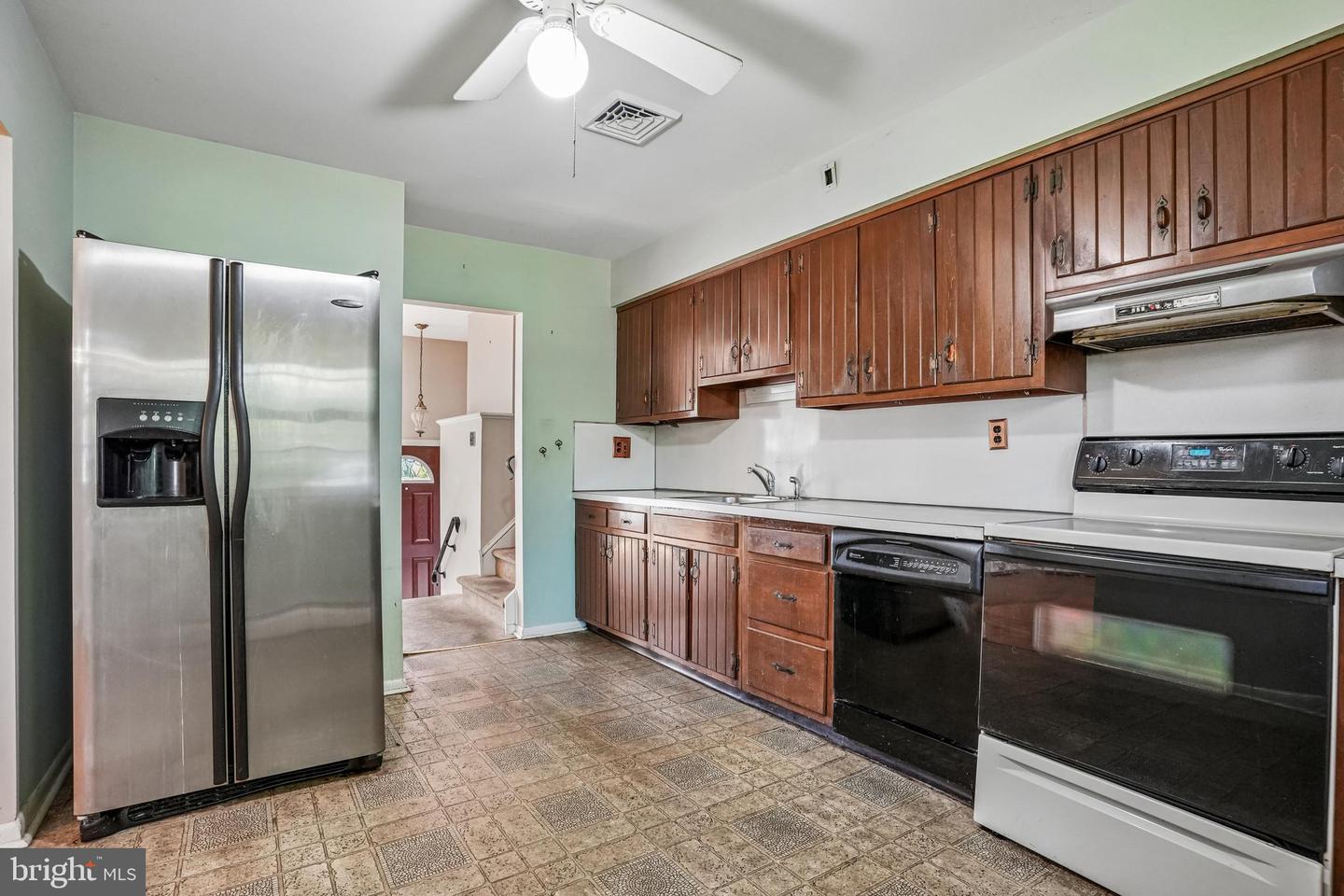 1212 Hollis Ave Property Photo 7