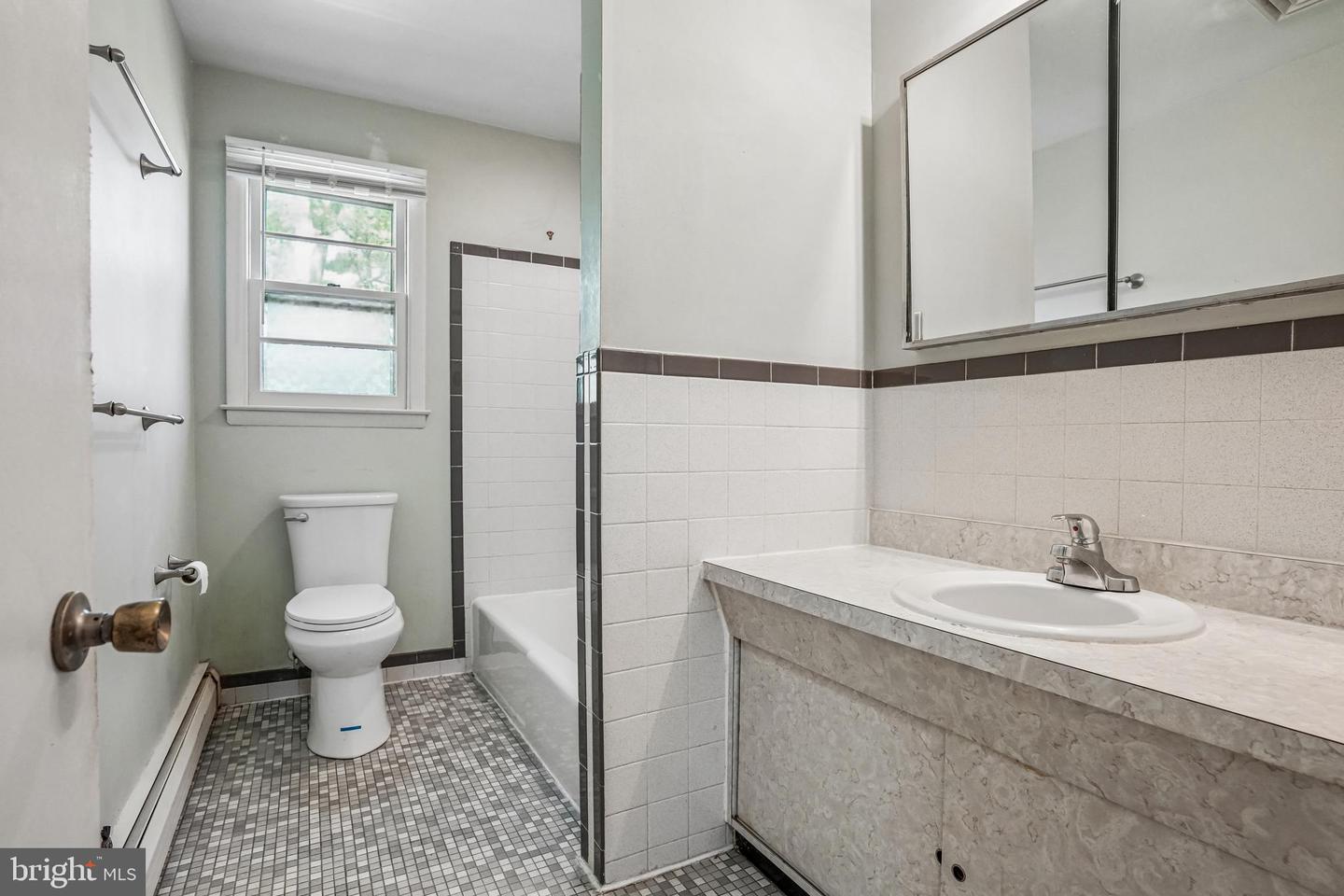 1212 Hollis Ave Property Photo 14
