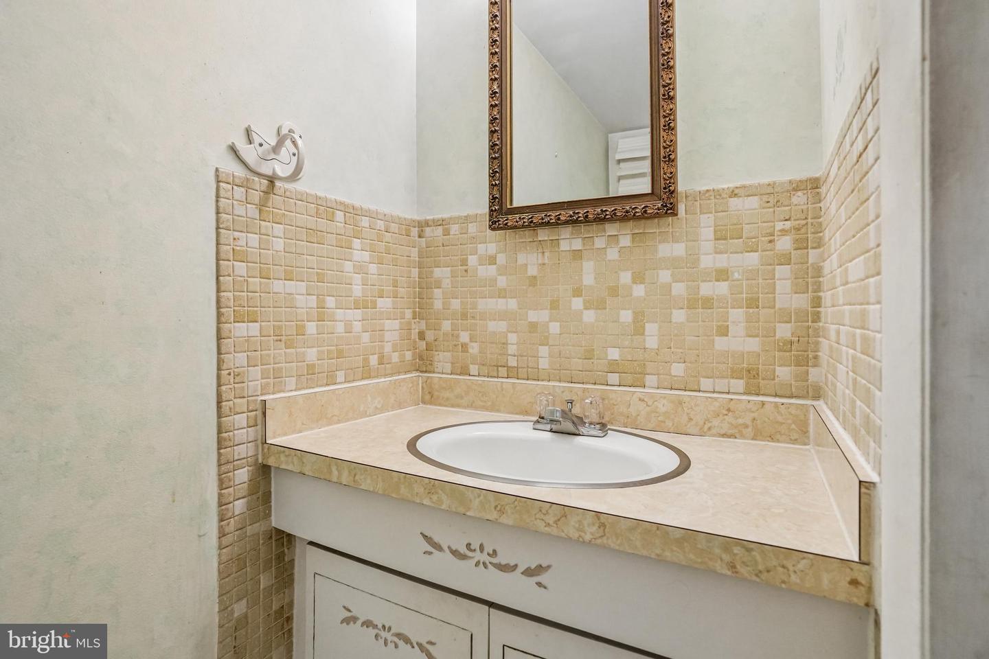 1212 Hollis Ave Property Photo 17