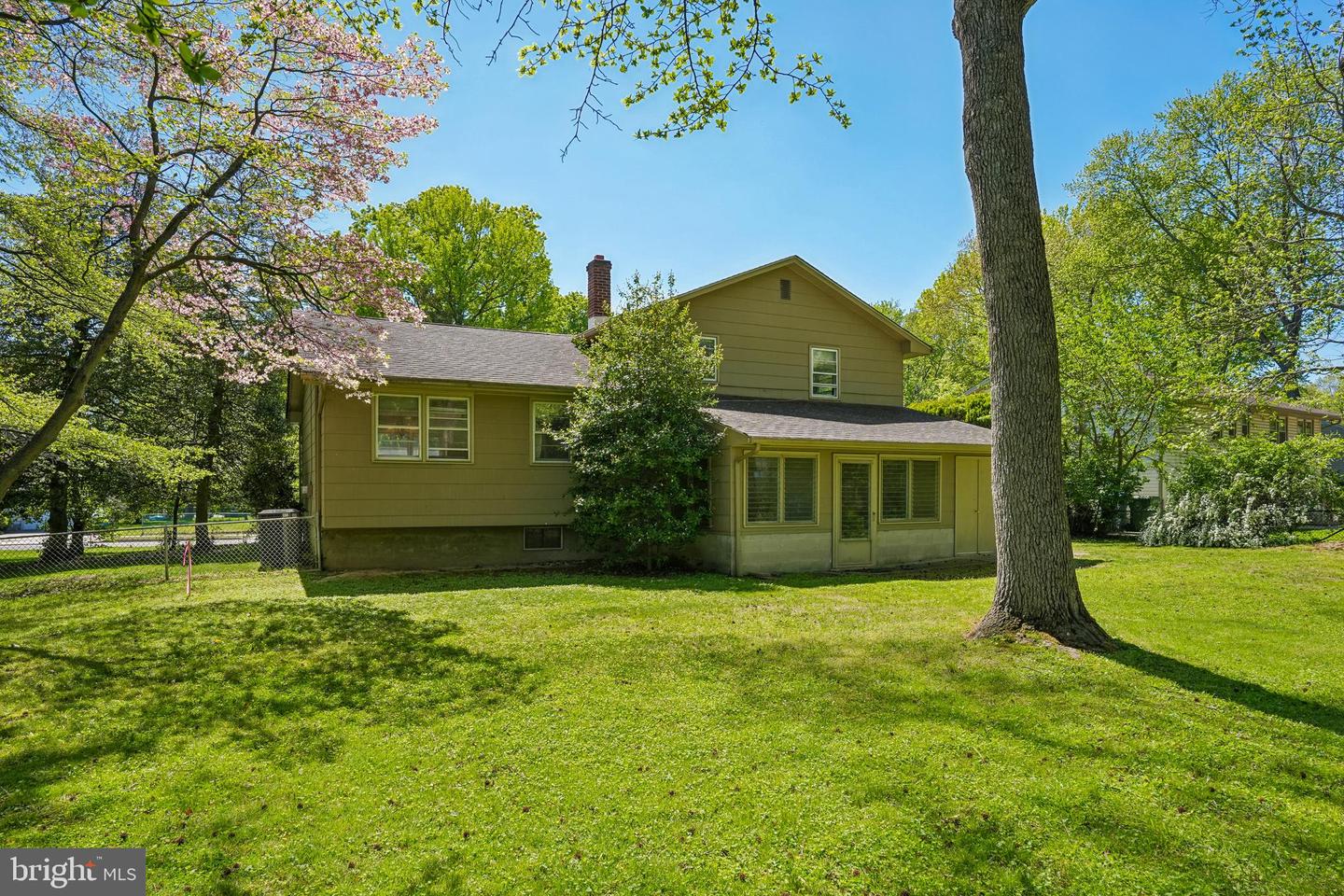 1212 Hollis Ave Property Photo 24
