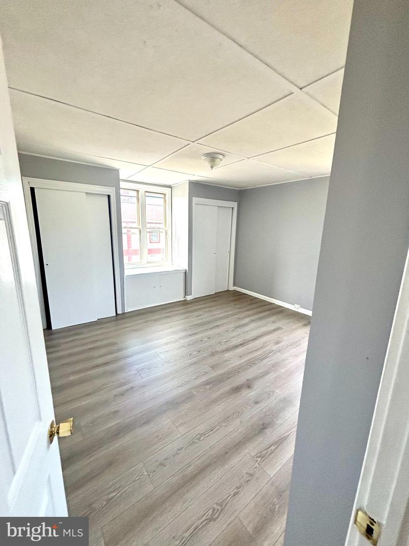182 Haddon Ave #b Property Photo 5