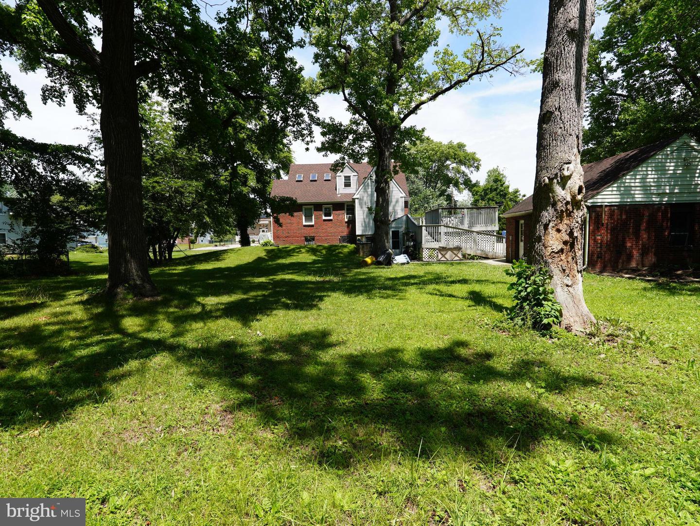 425 Yale Ave Property Photo 7