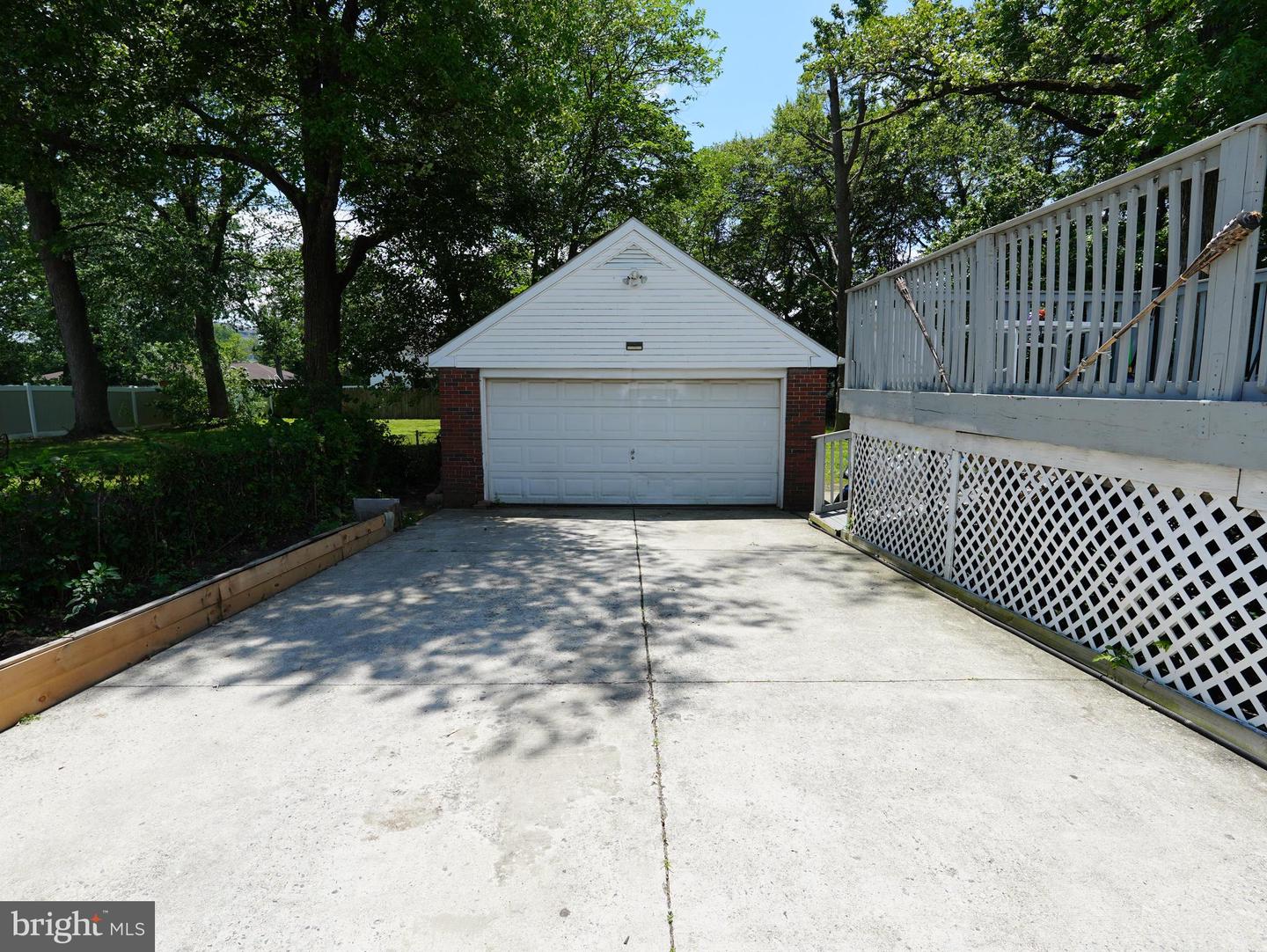 425 Yale Ave Property Photo 9