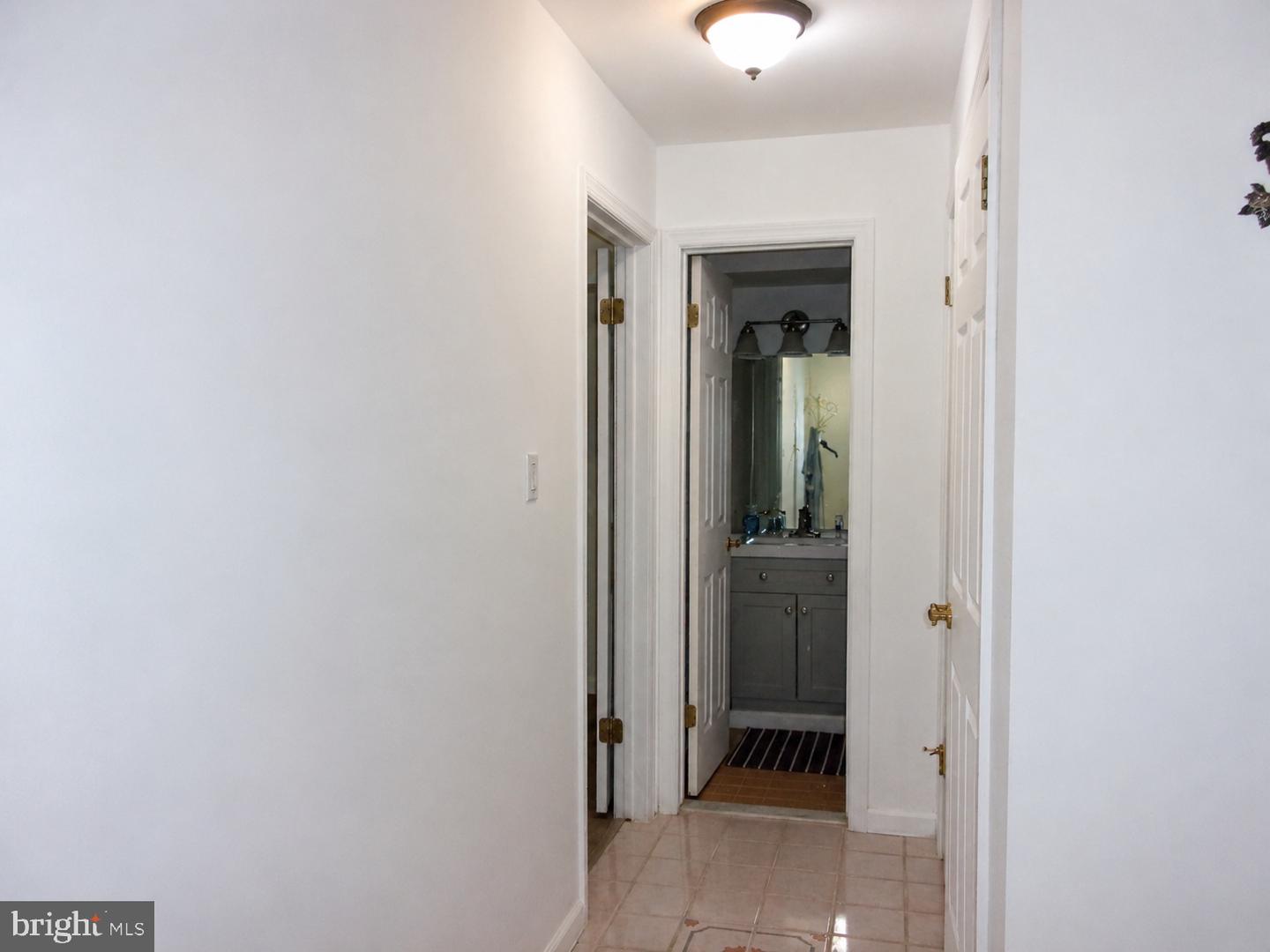 4038 Main St Property Photo 4