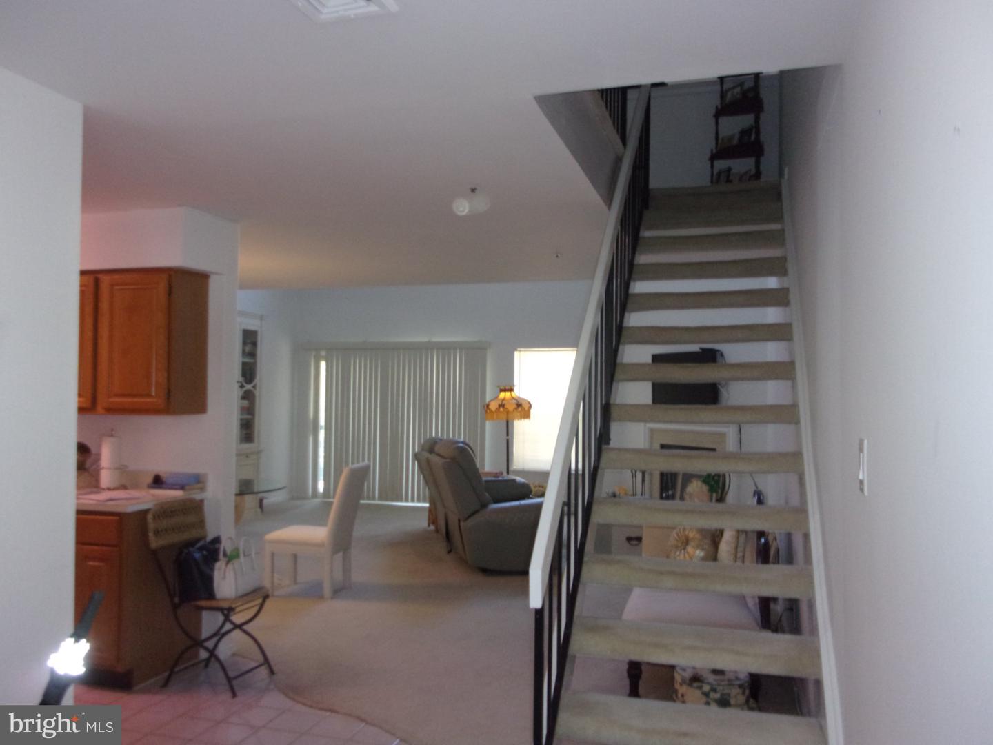 4038 Main St Property Photo 5