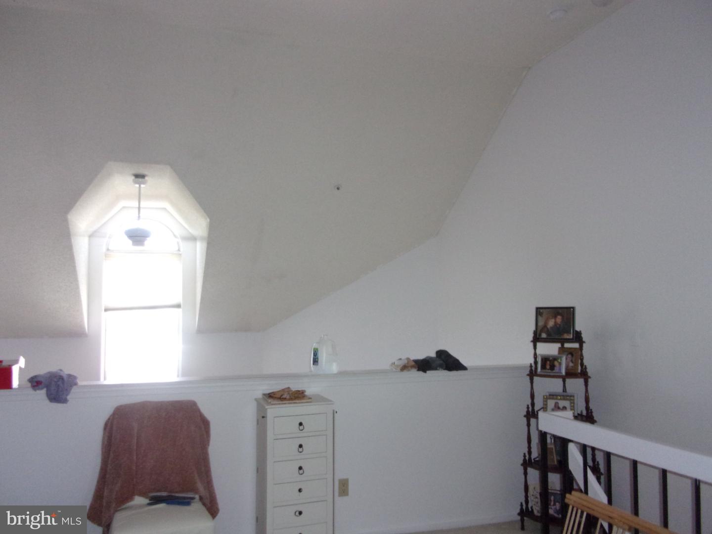 4038 Main St Property Photo 13