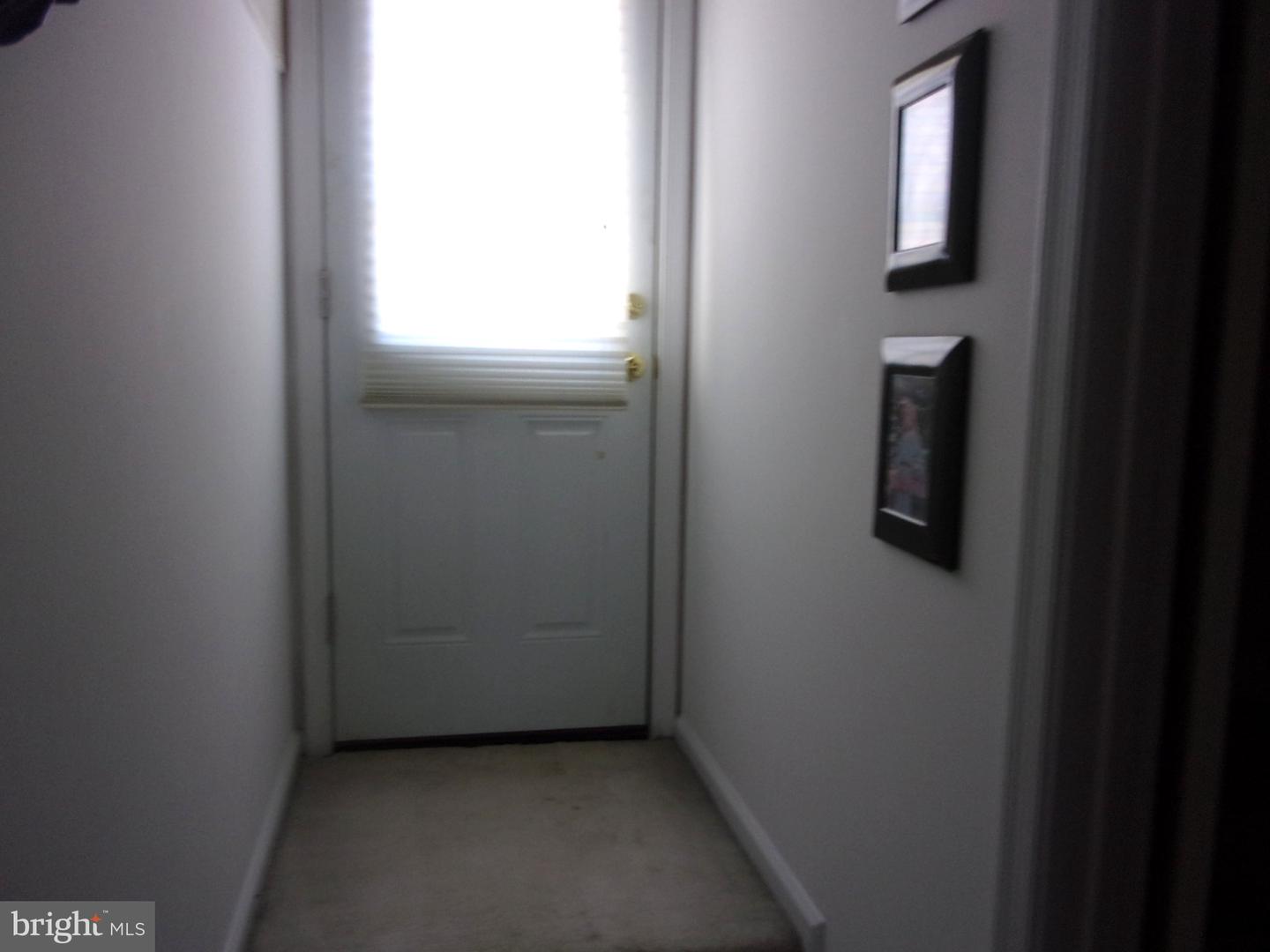 4038 Main St Property Photo 17