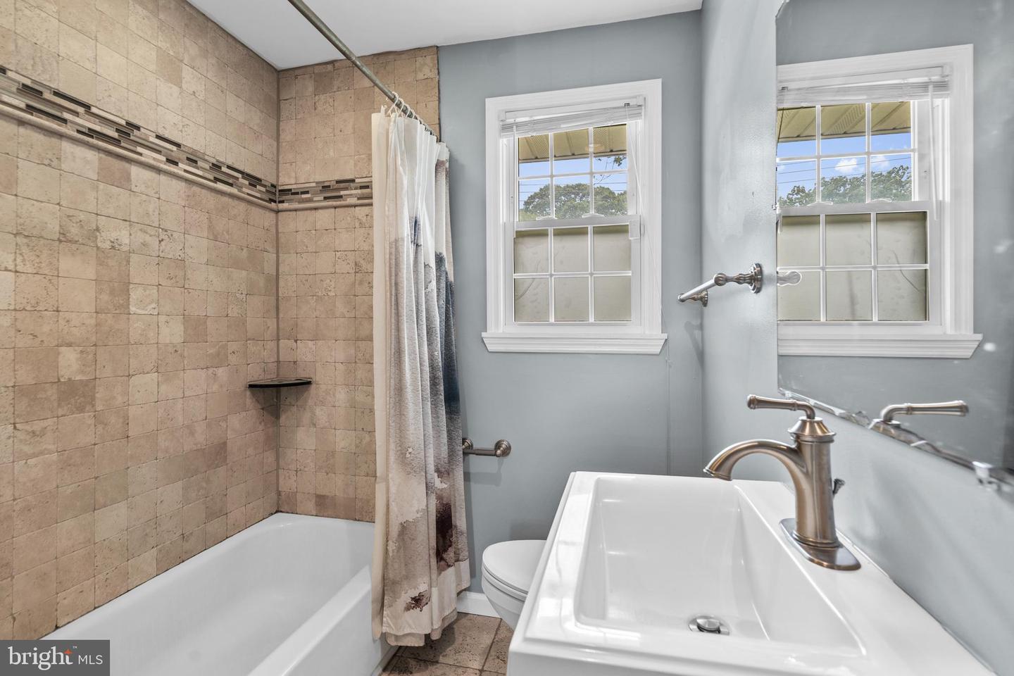 34 Richards Ave Property Photo 26