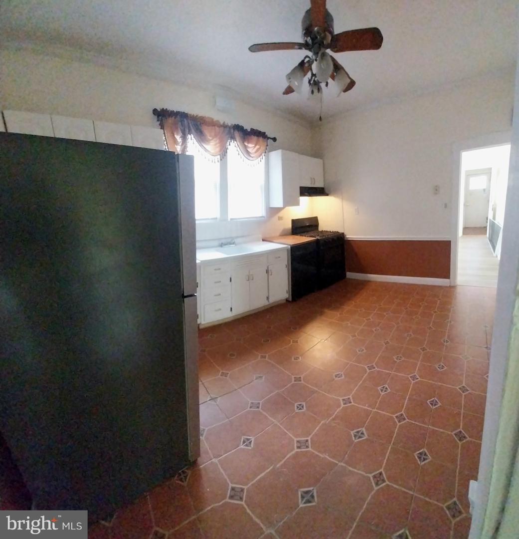 220 Linden Property Photo 6