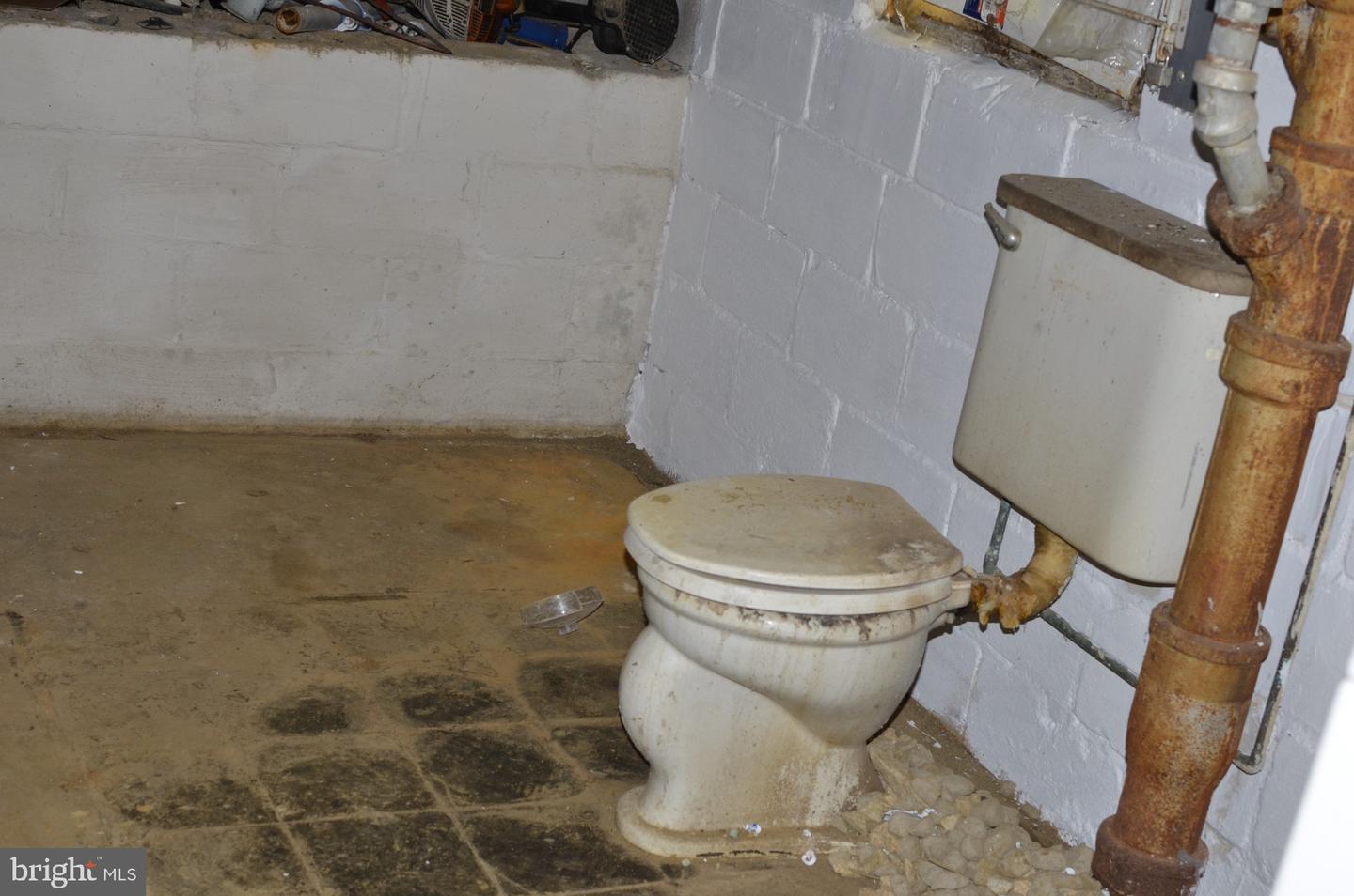 220 Linden Property Photo 26