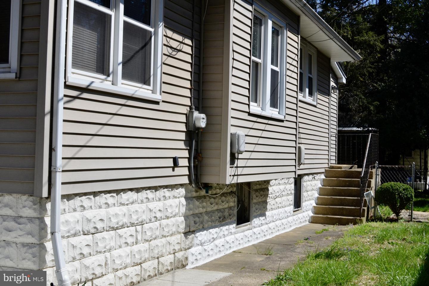 220 Linden Property Photo 28