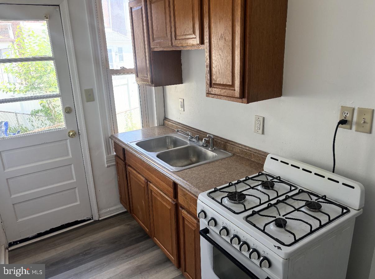513 Bergen St Property Photo 4