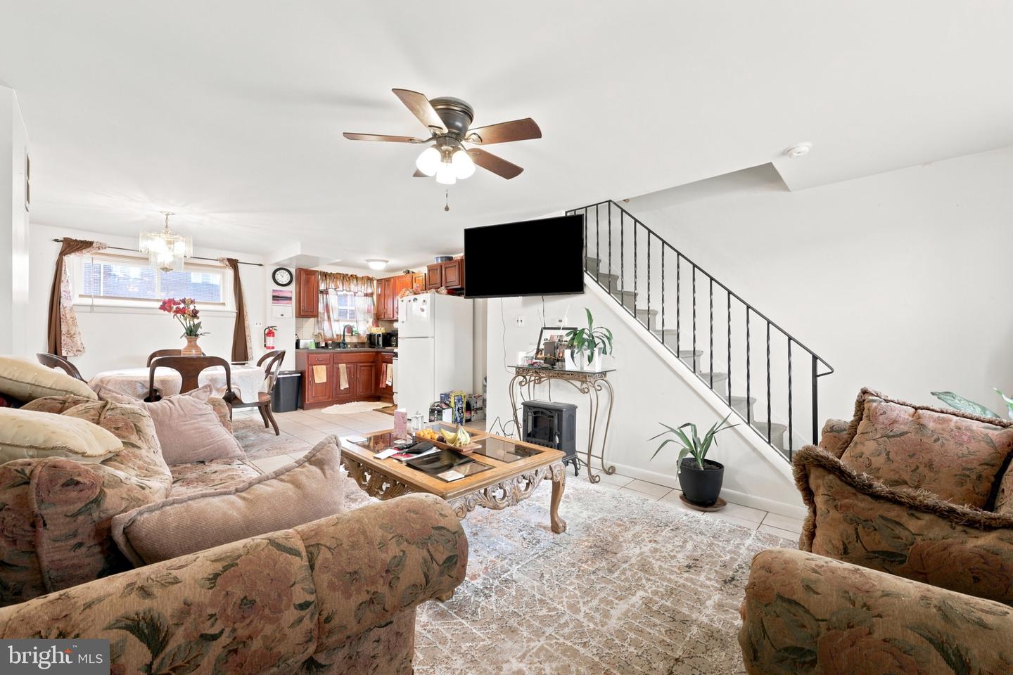 431 Raritan St Property Photo 3