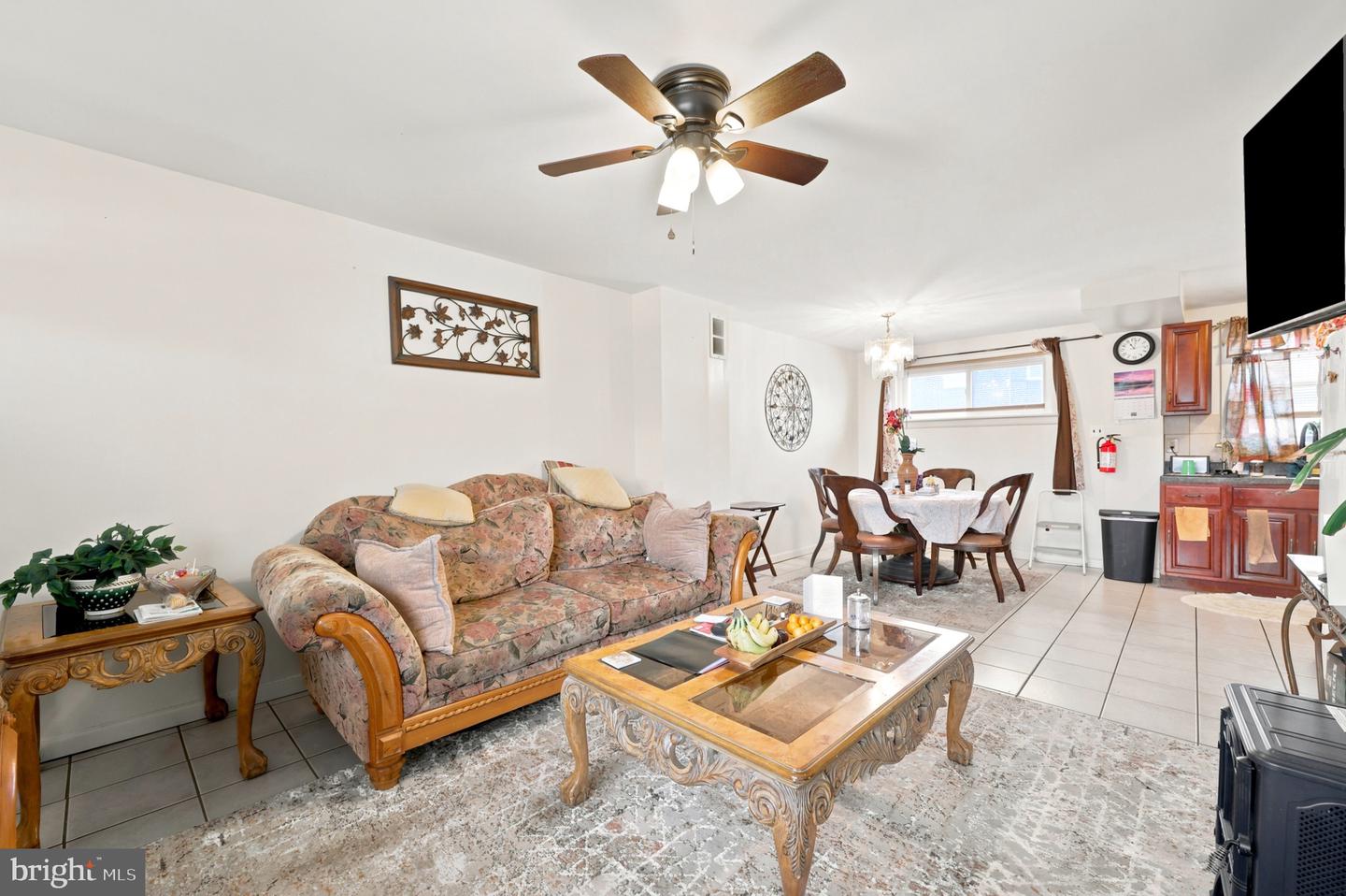 431 Raritan St Property Photo 4