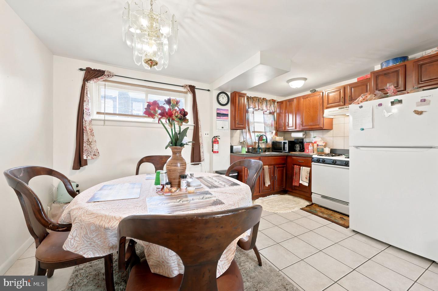 431 Raritan St Property Photo 6
