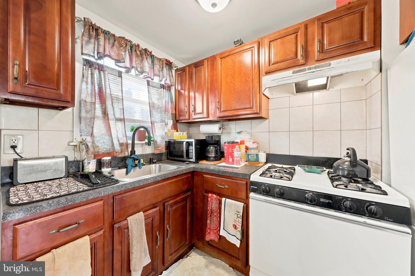 431 Raritan St Property Photo 8