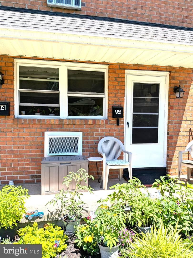 340 Woodlawn Ter #apt A4 Property Photo 1
