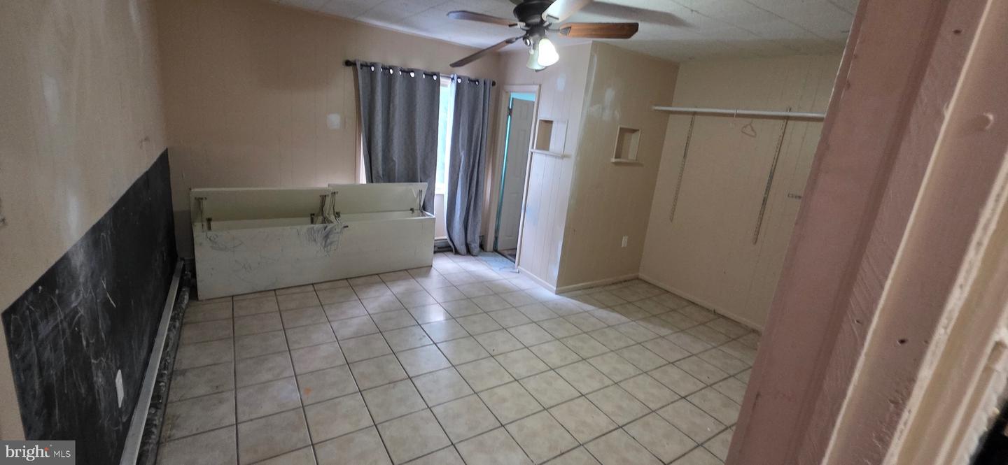 2255 41st St Property Photo 4