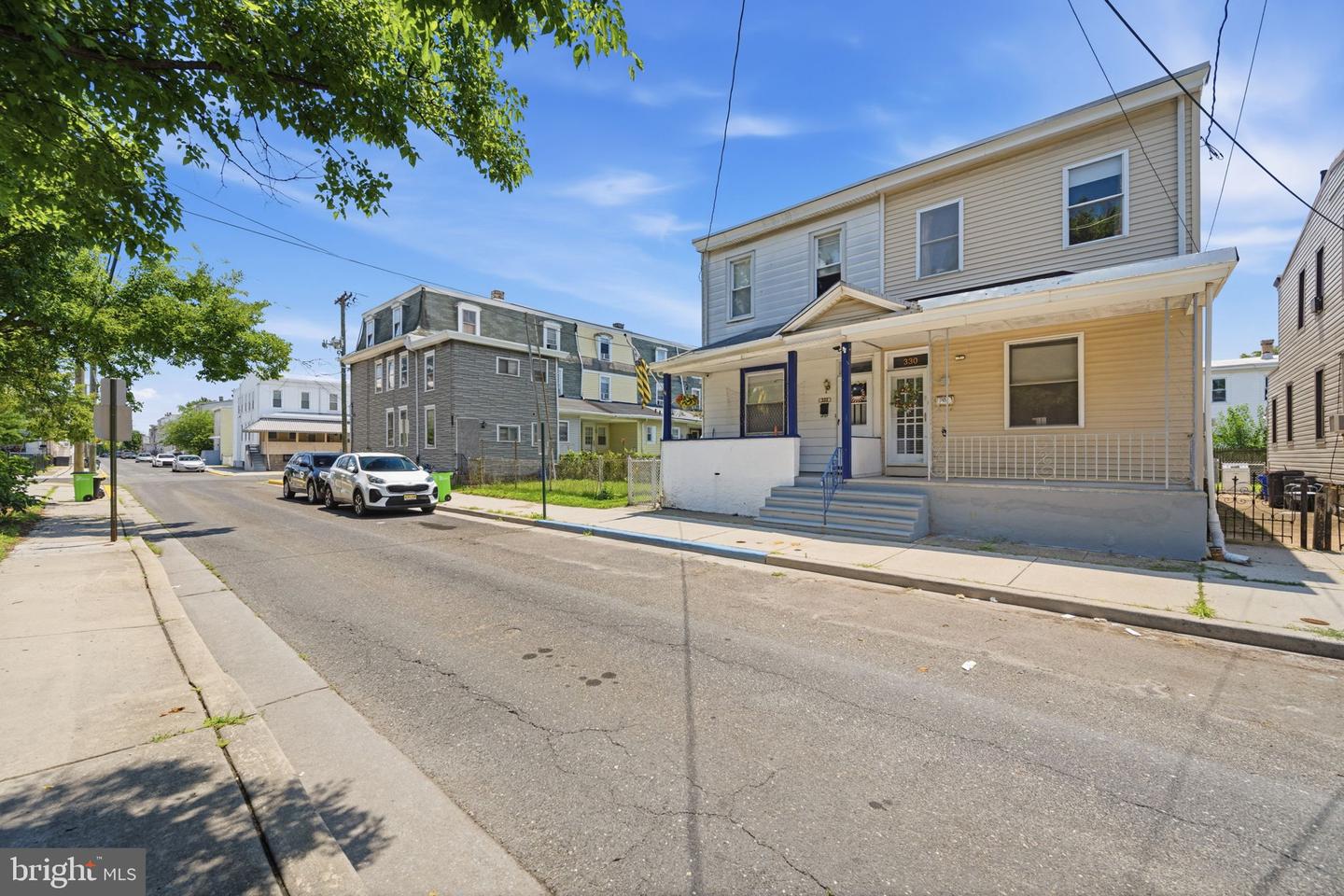 330 Somerset St Property Photo 3