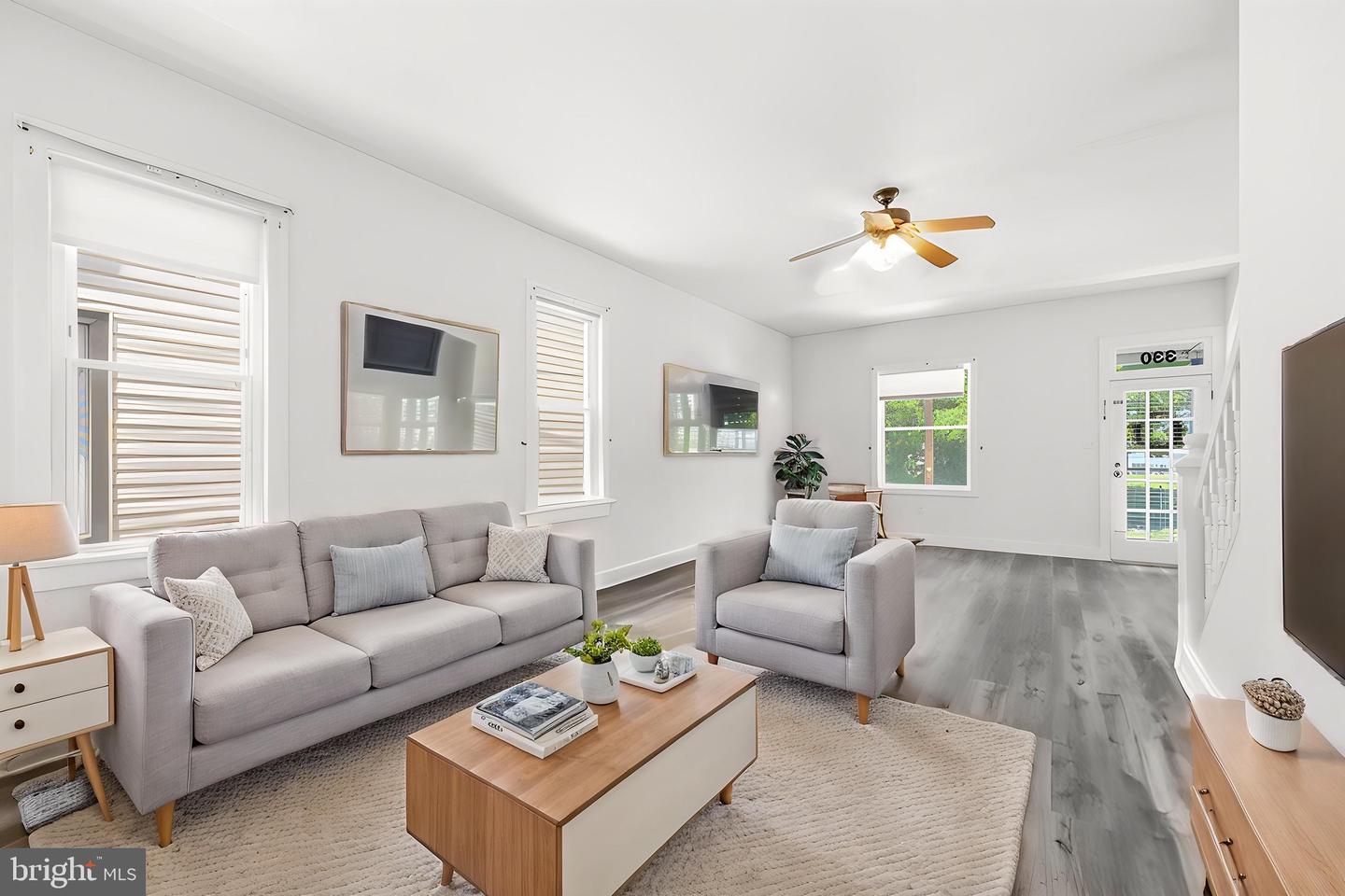 330 Somerset St Property Photo 6