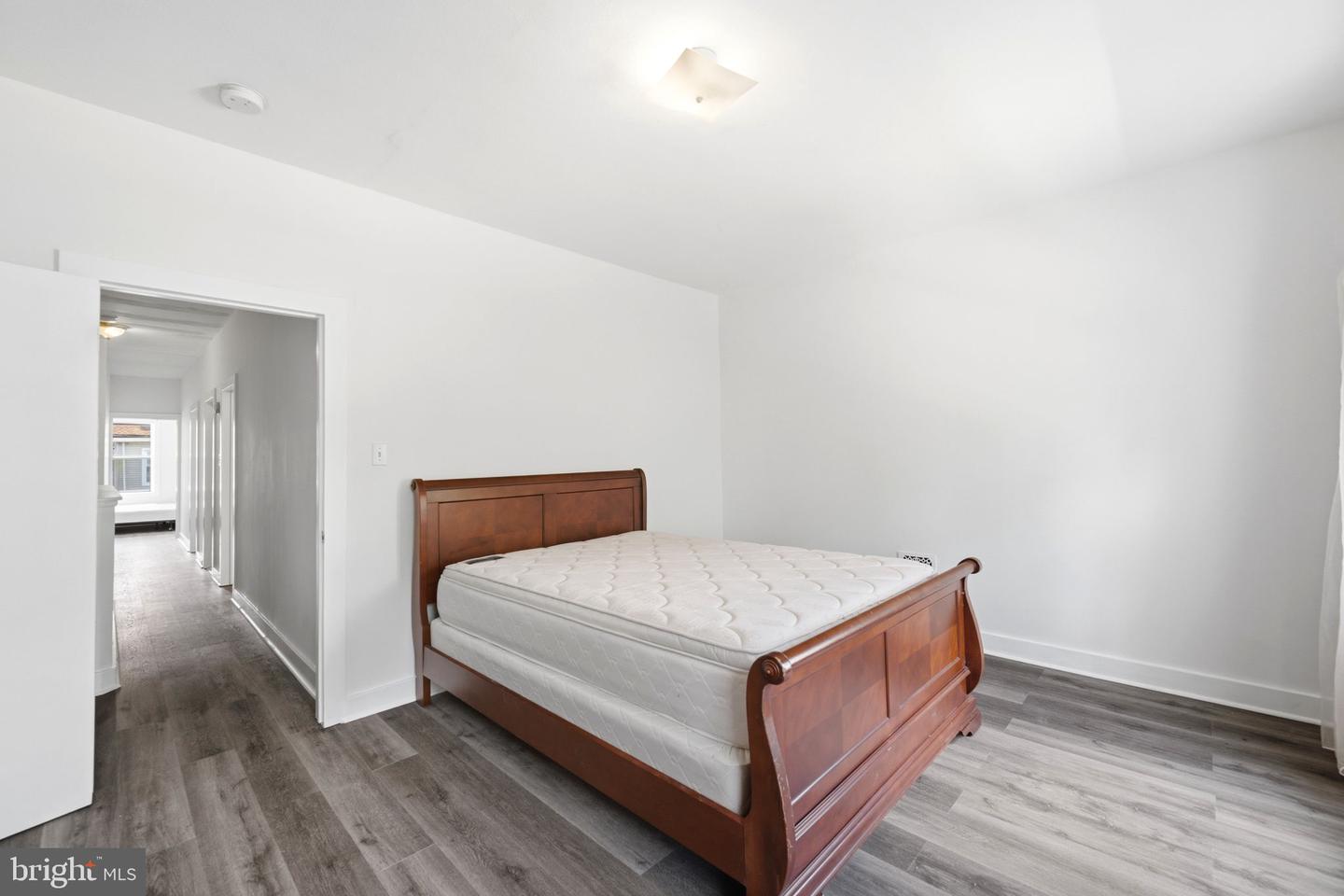 330 Somerset St Property Photo 19