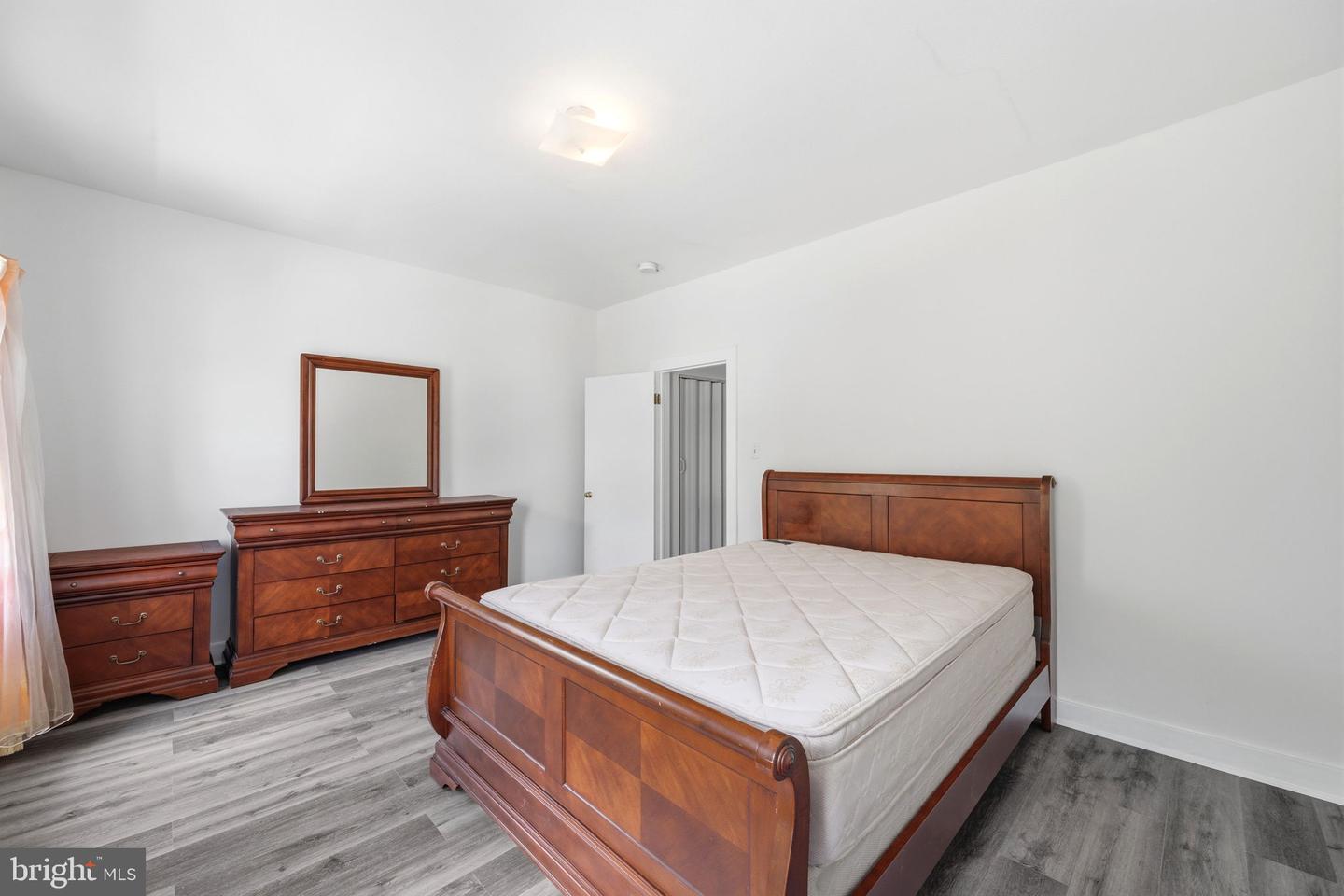 330 Somerset St Property Photo 20