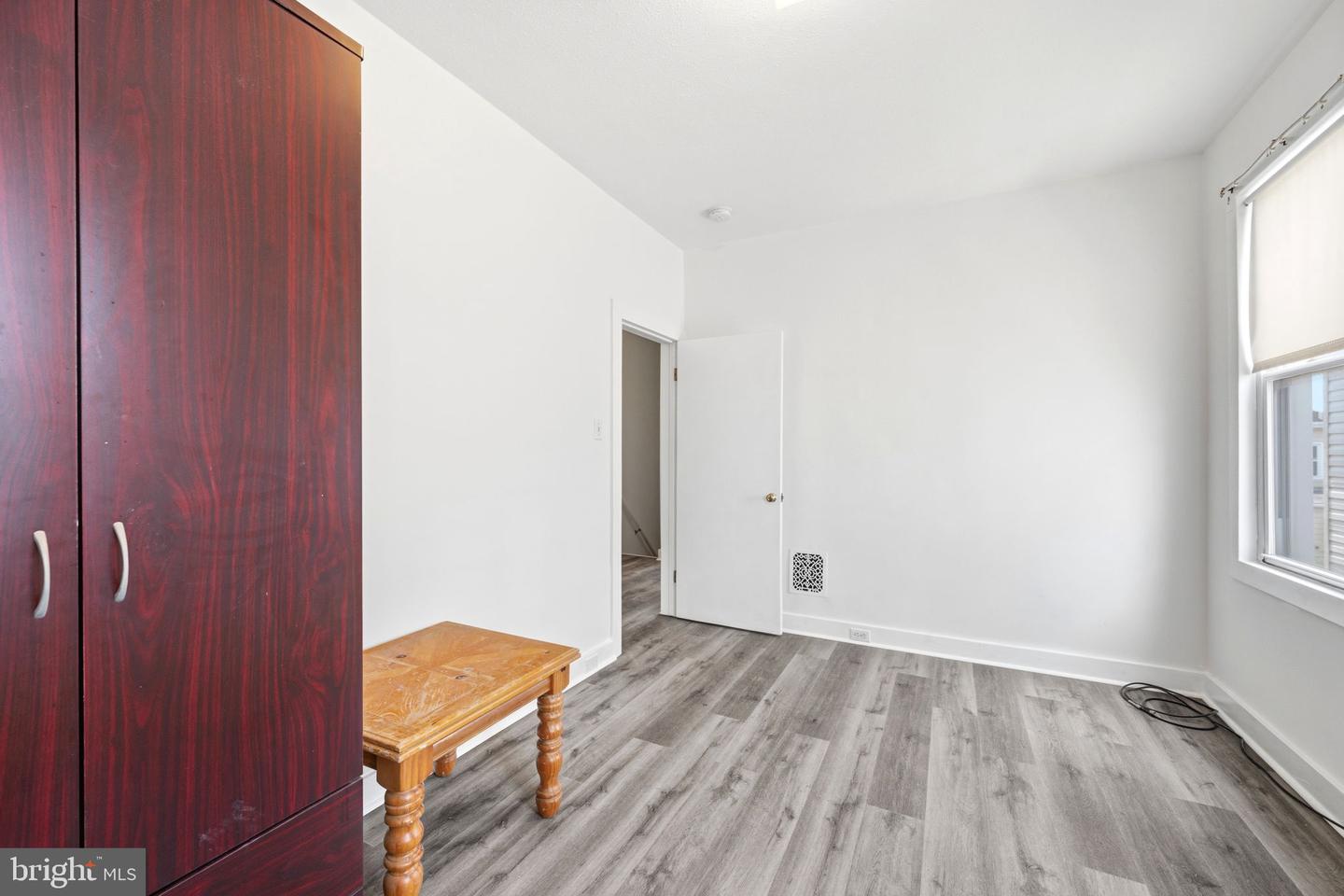 330 Somerset St Property Photo 25