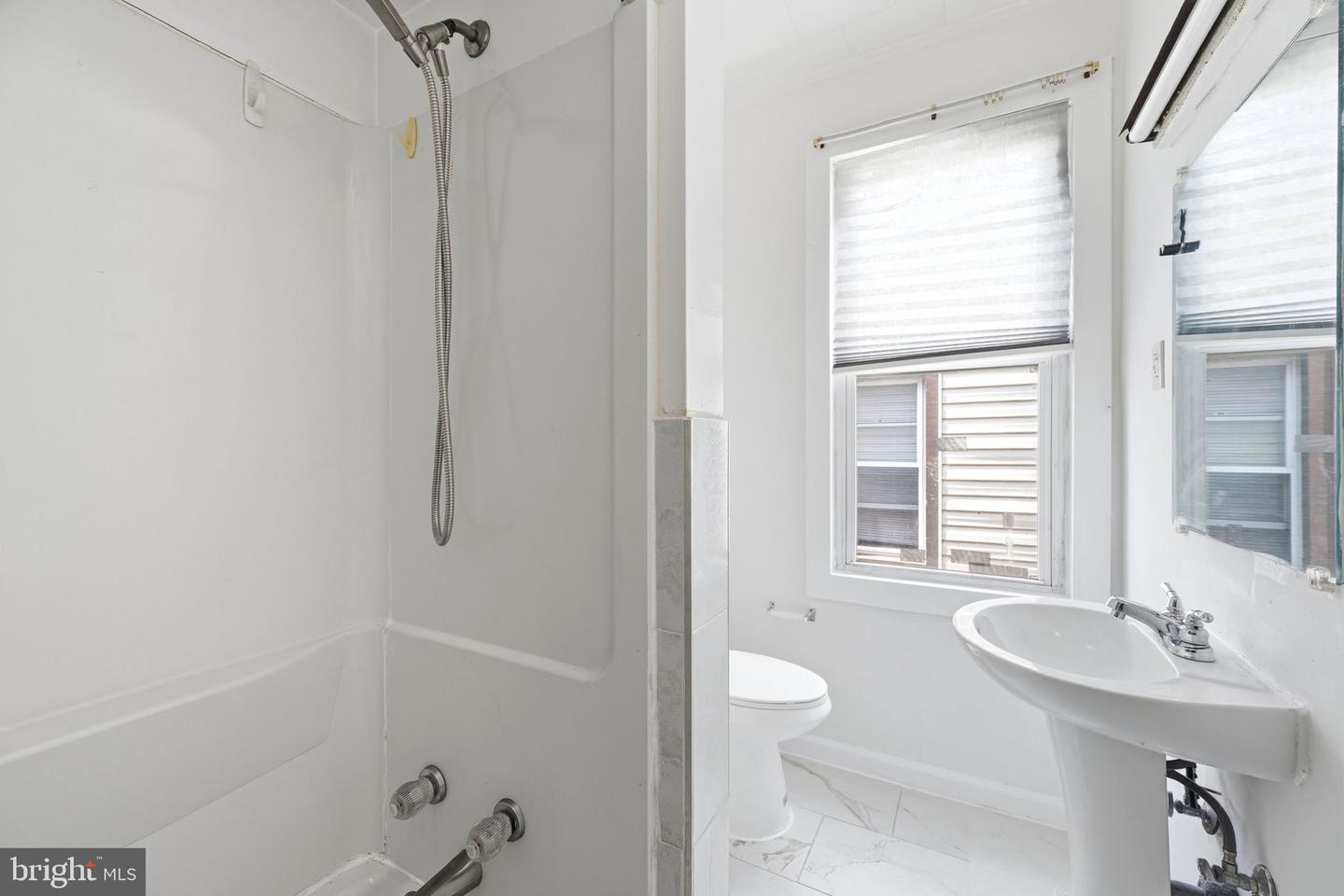 330 Somerset St Property Photo 27