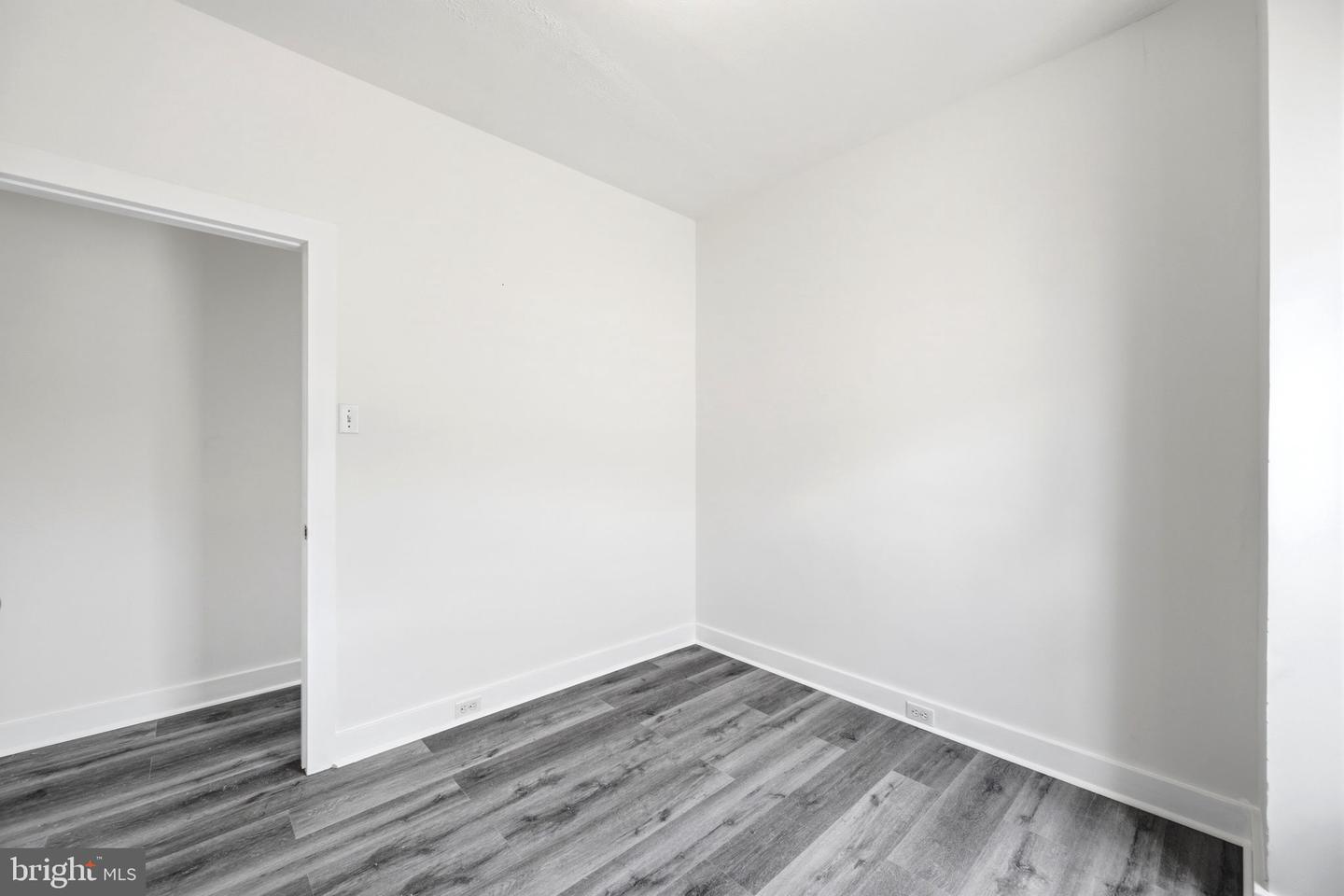 330 Somerset St Property Photo 30