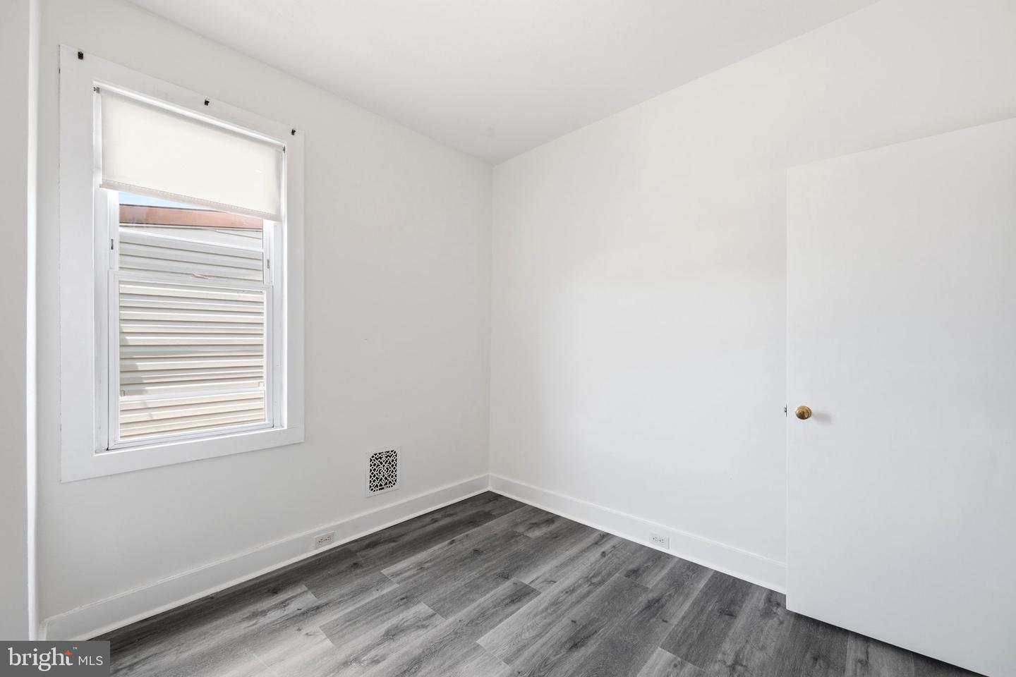 330 Somerset St Property Photo 32