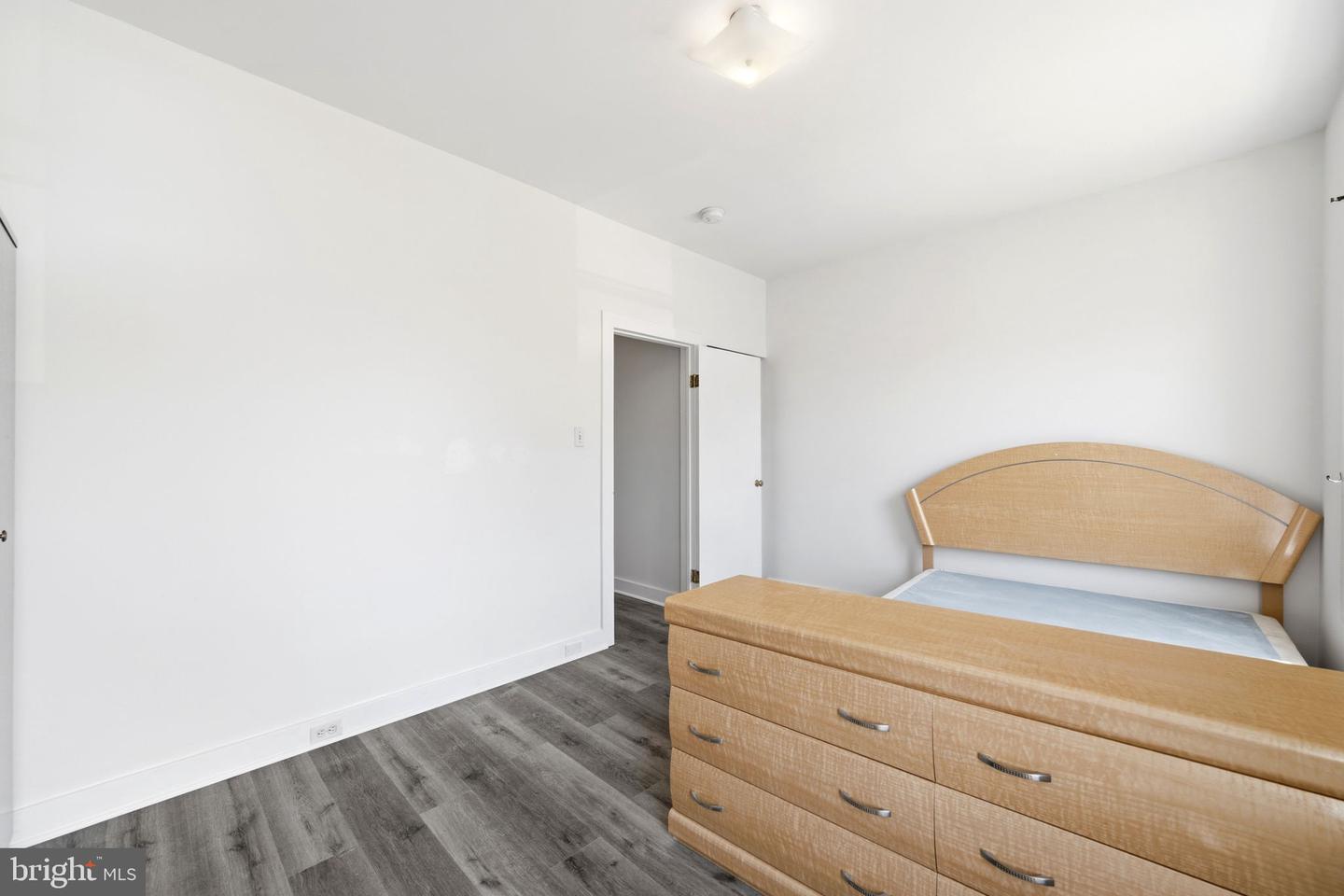 330 Somerset St Property Photo 35